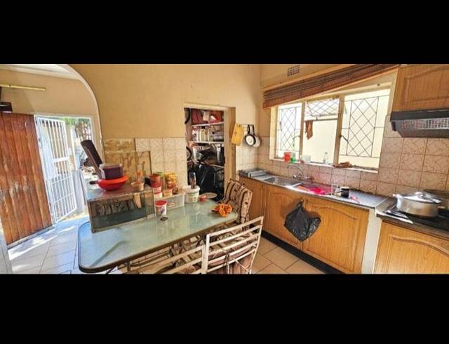 6 BEDROOM HOUSE FOR SALE IN BENONI CENTRAL